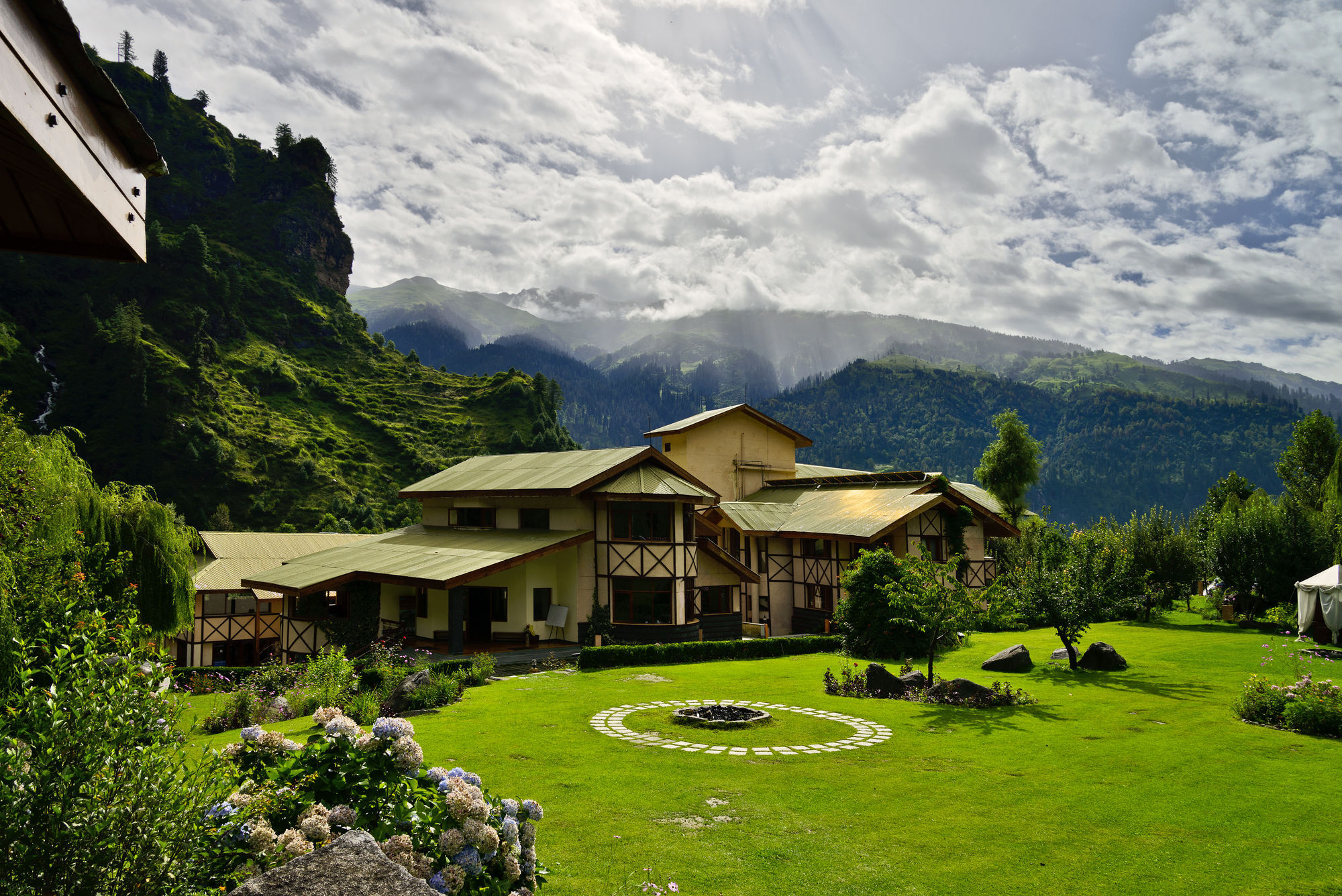 Solang Valley Resort Palchan Exterior foto